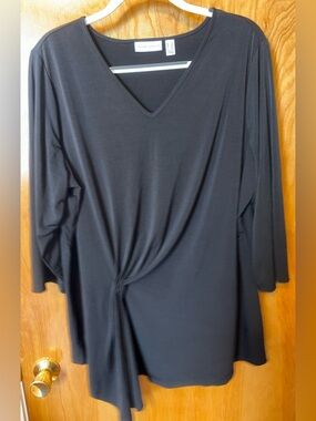 Susan Graver black liquid knit v-neck top with side drape detail Size 2X